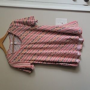 EUC LuLaRoe Perfect Swing Tee in Vintage Wash